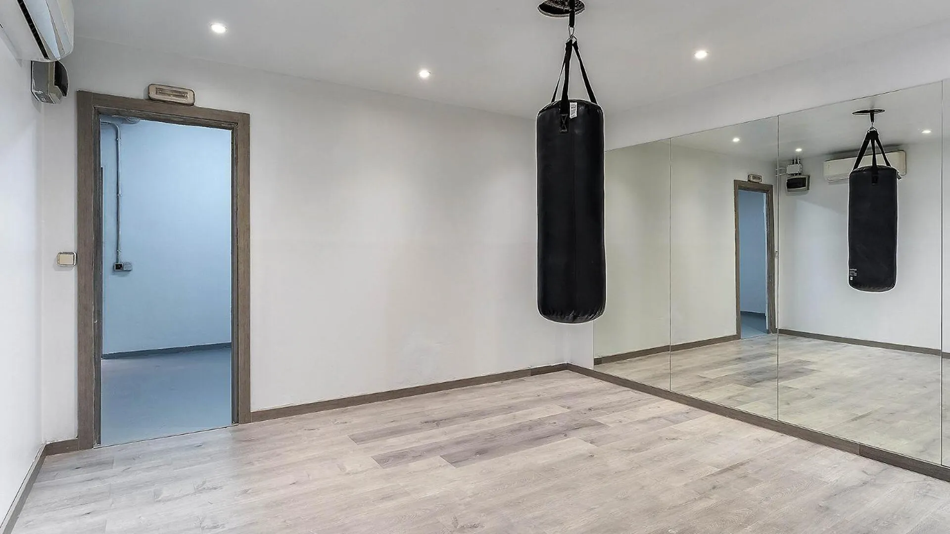 4235 - Ab Santa Coloma III Apartment Barcelona