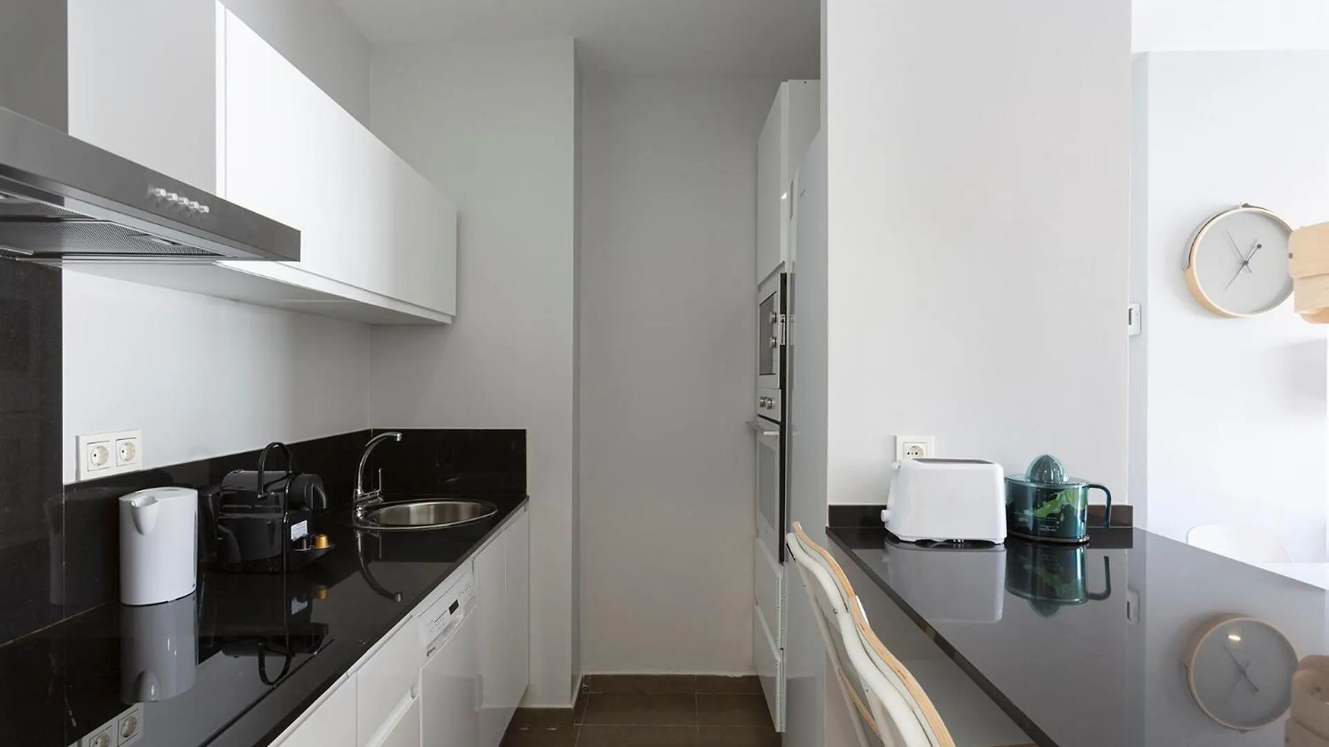 4235 - Ab Santa Coloma III Apartment Barcelona